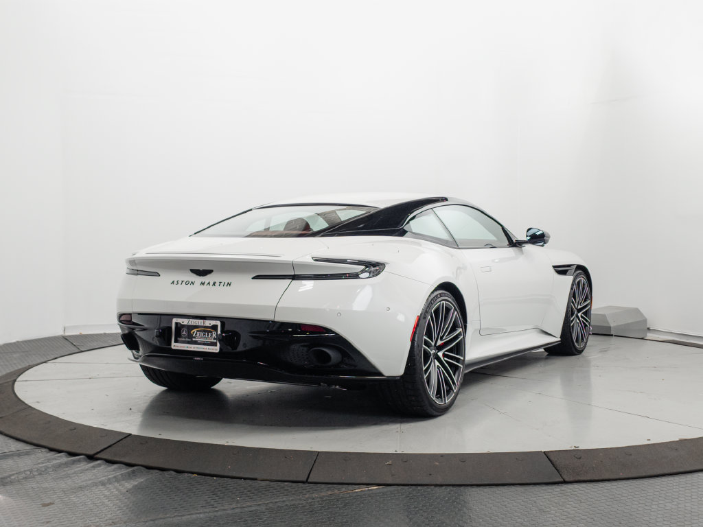 Used 2025 Aston Martin DB12 Coupe RWD image 36