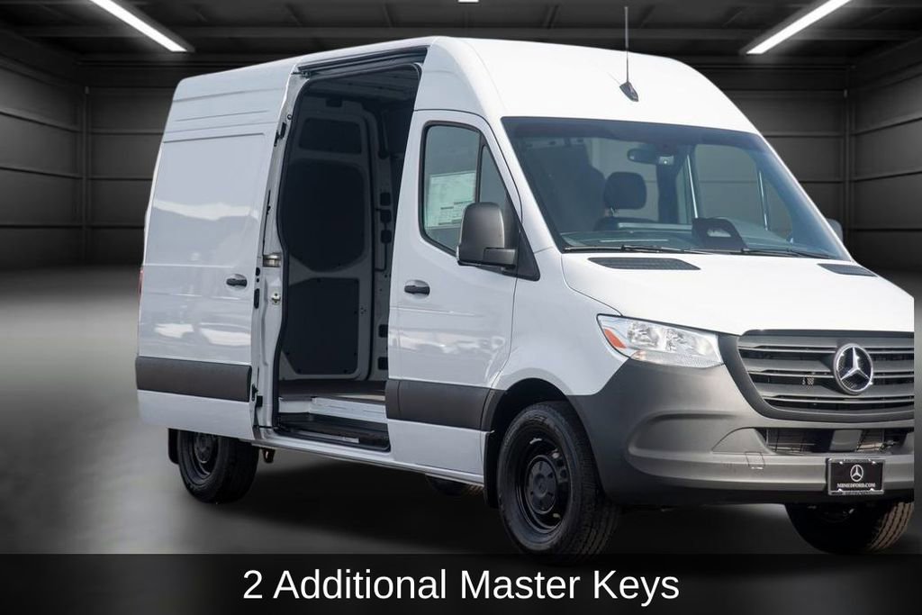 Used 2025 Mercedes-Benz Sprinter 2500 image 9
