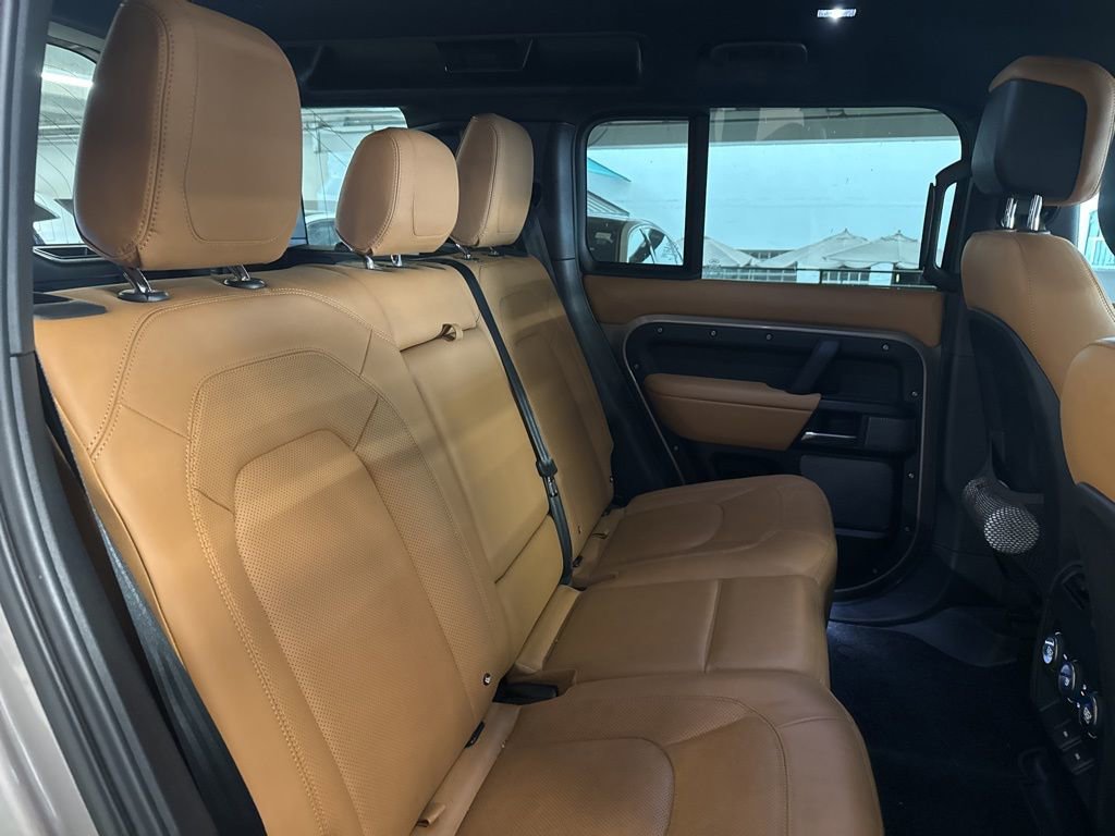 Used 2023 Land Rover Defender 110 V8 image 7