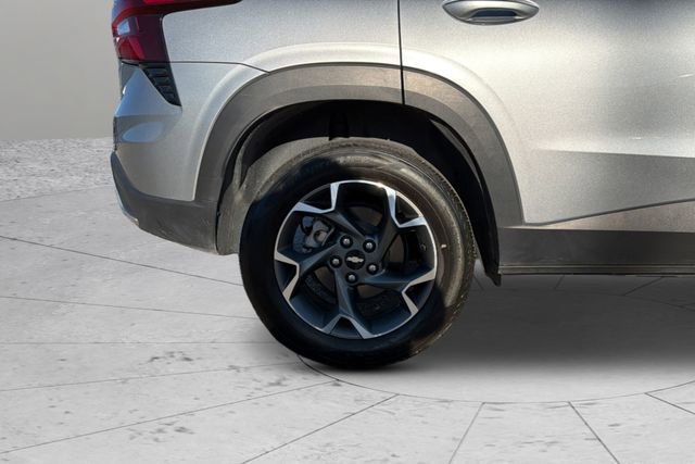 Certified 2025 Chevrolet Trax LT w/ Driver Confidence Package image 28