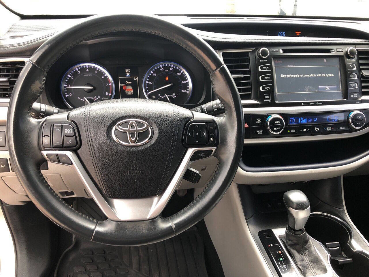 Used 2016 Toyota Highlander Limited image 16