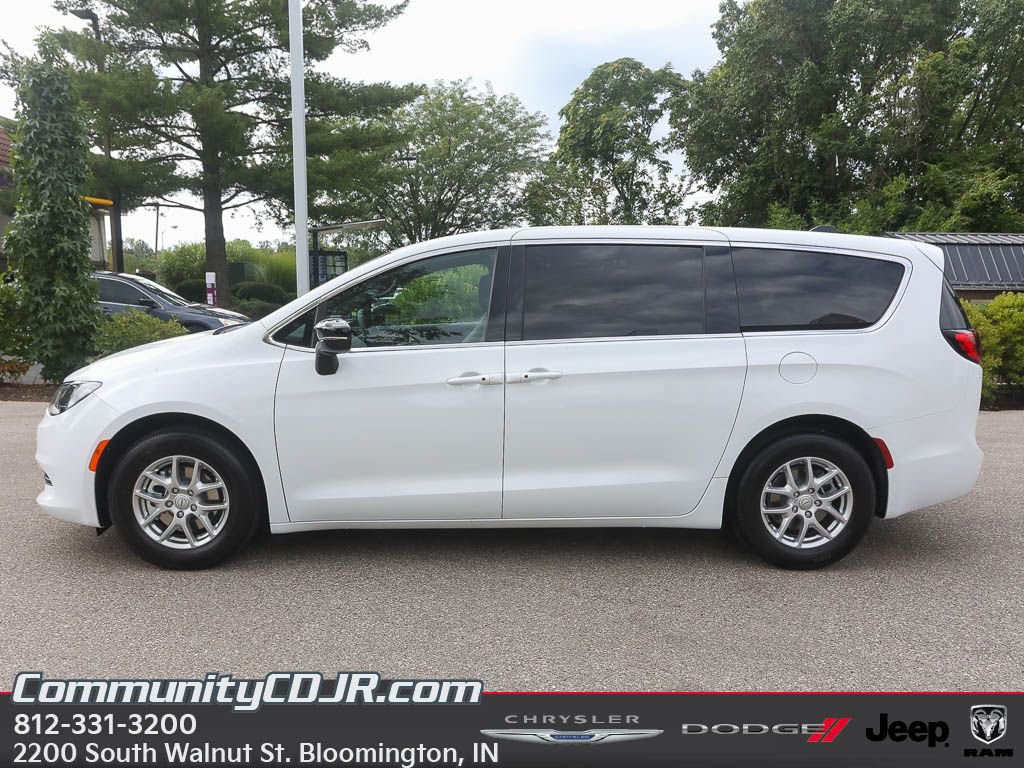 New 2026 Chrysler Voyager LX FWD image 3