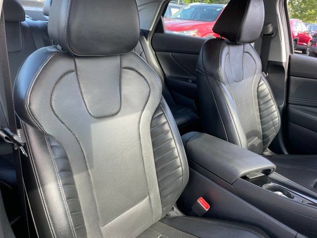 Used 2023 Hyundai Elantra Limited FWD image 11