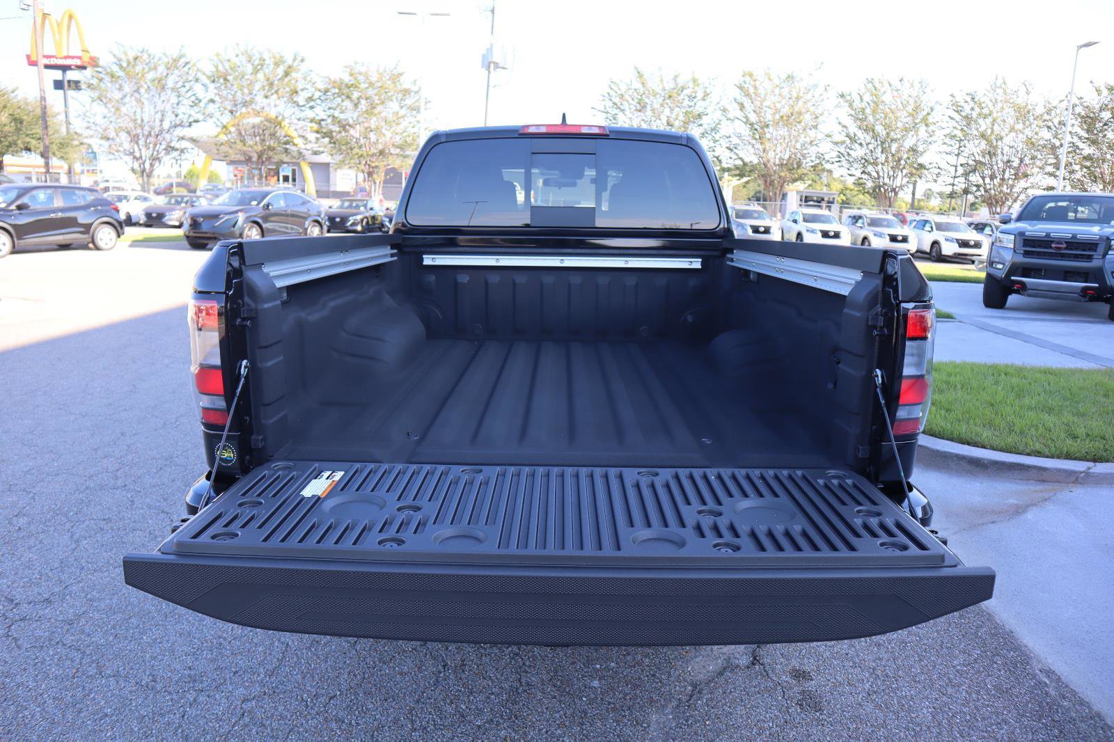 New 2026 Nissan Frontier SV w/ SV Convenience Package RWD image 9