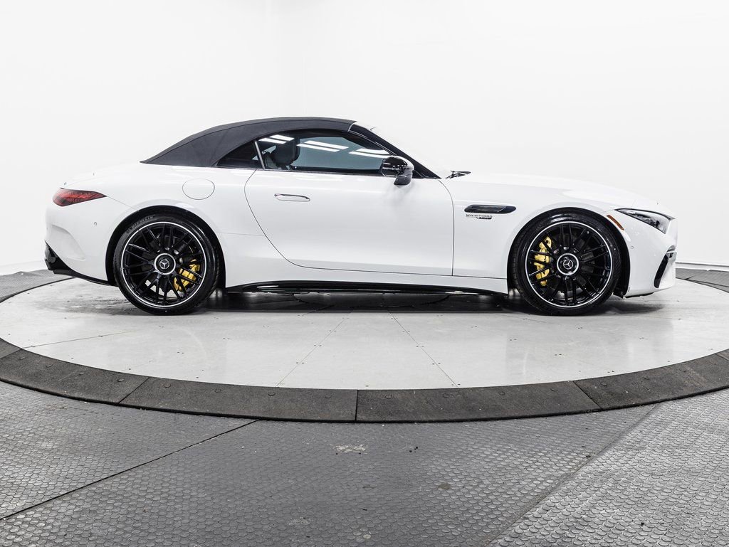 Used 2022 Mercedes-Benz SL 55 AMG 4MATIC w/ Driver Assistance Package image 35