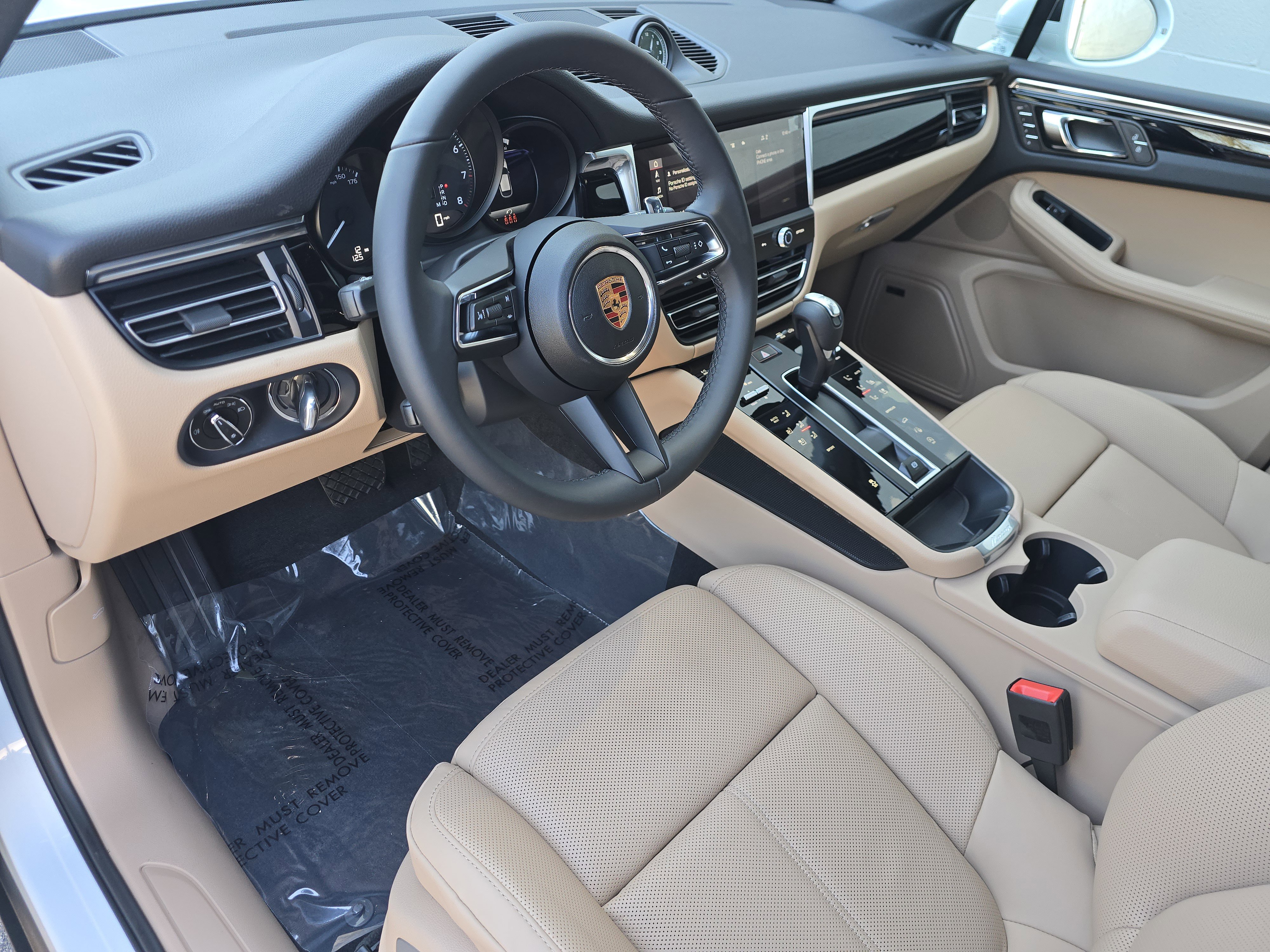 New 2026 Porsche Macan image 4