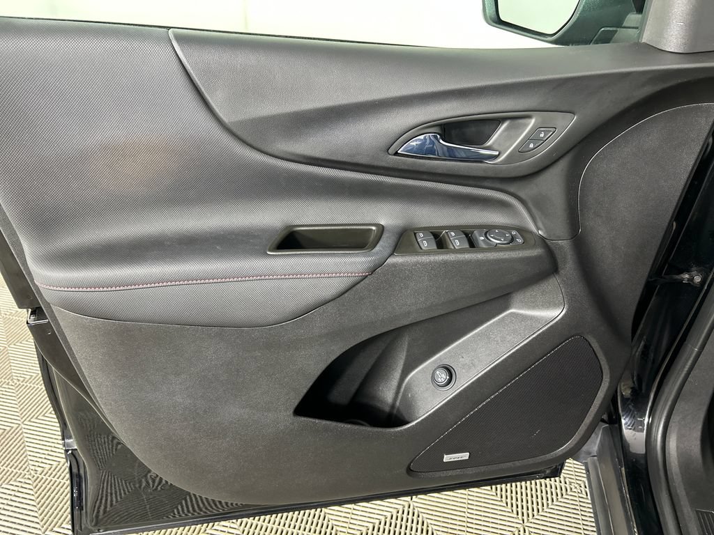 Used 2023 Chevrolet Equinox RS w/ RS Leather Package AWD/4WD image 11