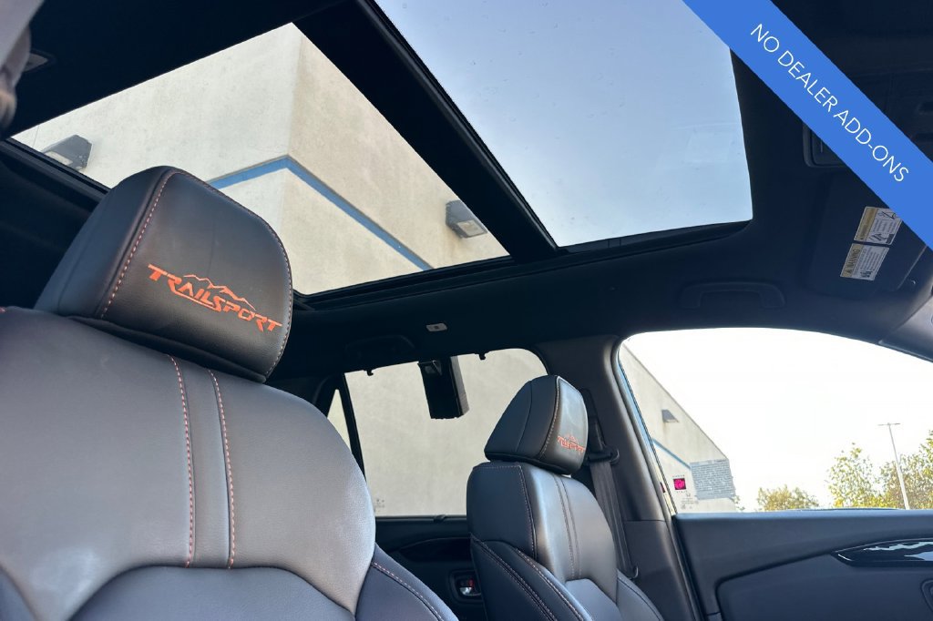 Certified 2025 Honda Pilot TrailSport image 19