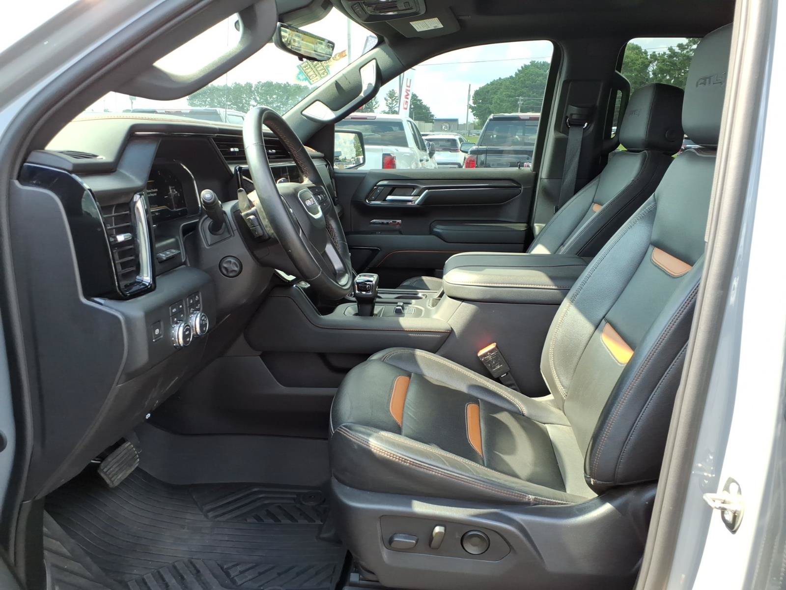 Used 2024 GMC Sierra 1500 AT4 w/ Technology Package AWD/4WD image 19