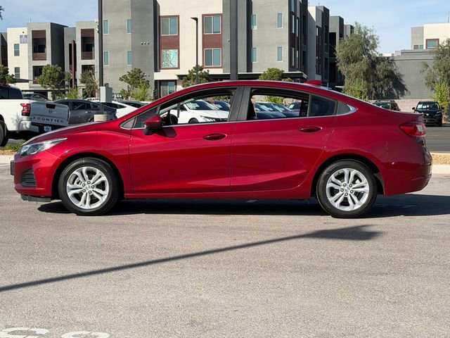 Used 2019 Chevrolet Cruze LT image 2