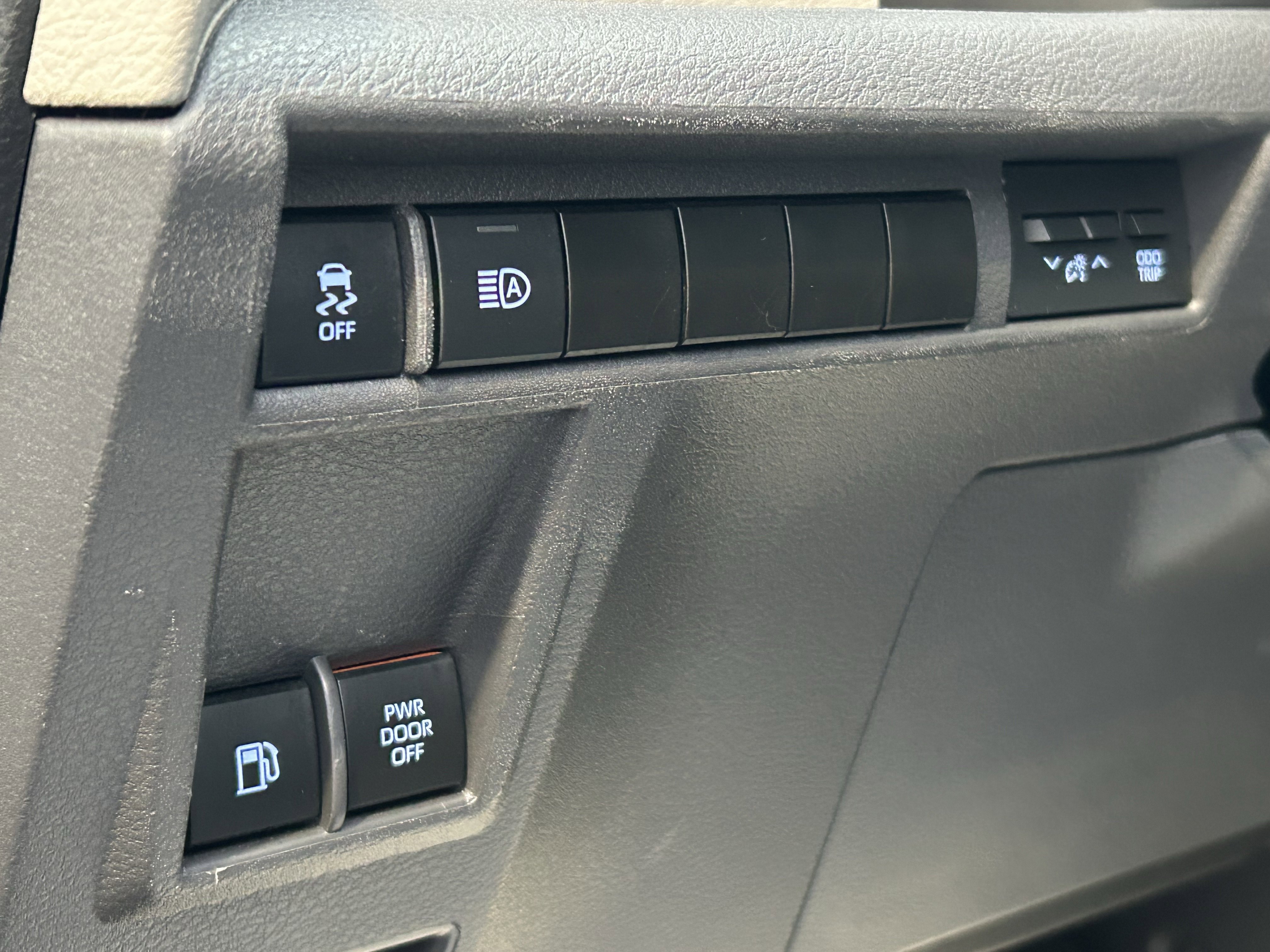 Certified 2024 Toyota Sienna XLE FWD image 15