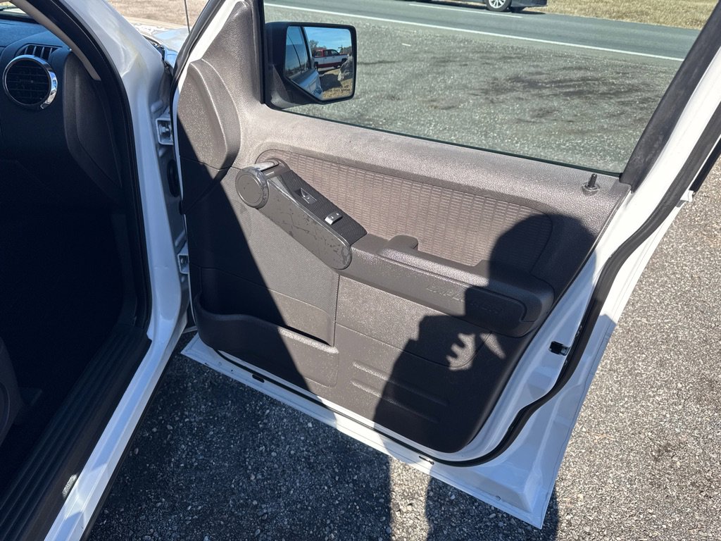 Used 2010 Ford Explorer XLT AWD/4WD image 19