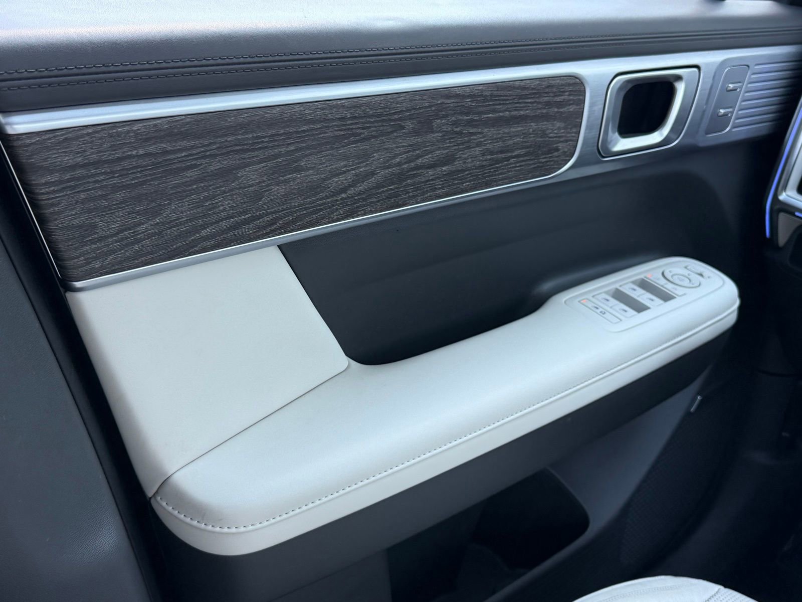 Used 2024 Hyundai Santa Fe Calligraphy image 37