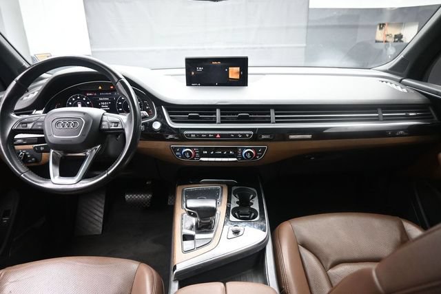 Used 2017 Audi Q7 3.0T Premium Plus w/ Premium Plus Package AWD/4WD image 9