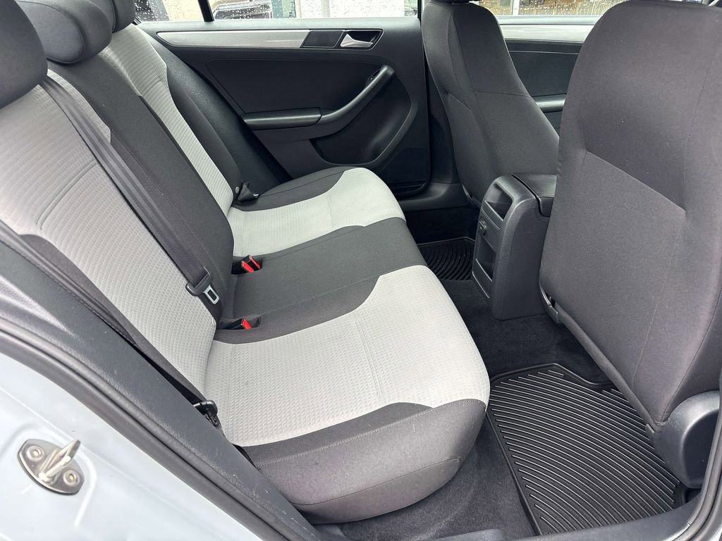 Used 2017 Volkswagen Jetta S w/ Jetta S Cold Weather Package image 11