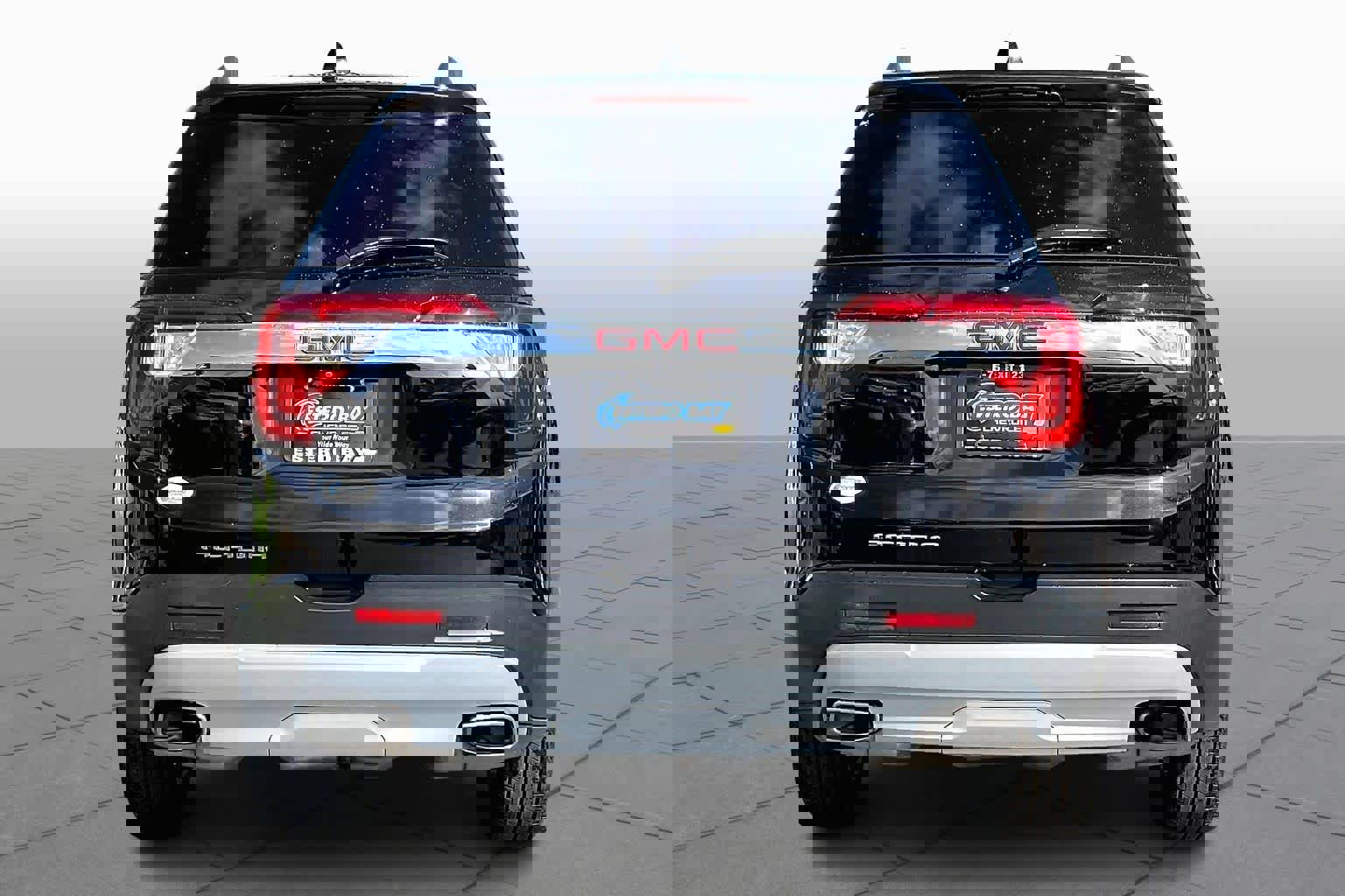 Certified 2023 GMC Acadia SLE w/ Driver Convenience Package image 5