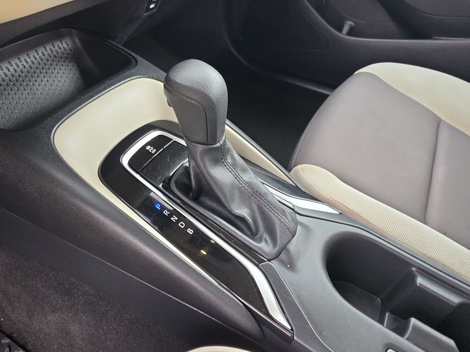 Used 2024 Toyota Corolla LE FWD image 23