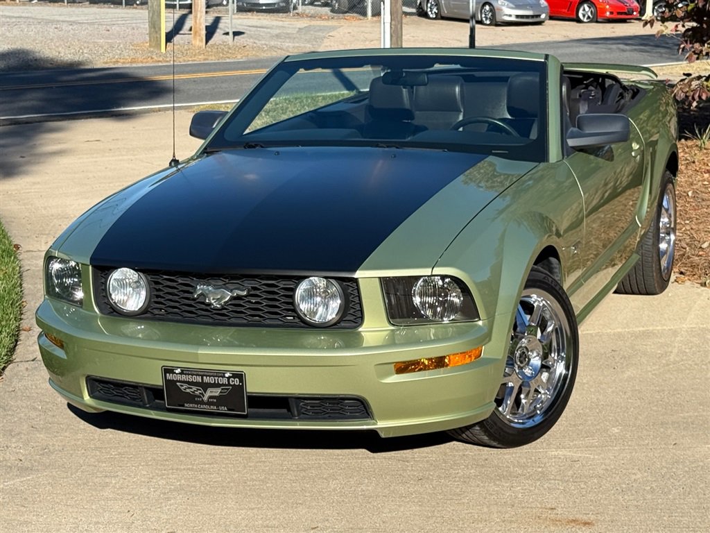 Used 2006 Ford Mustang GT RWD image 10