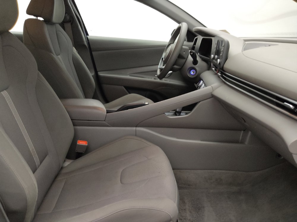 Used 2024 Hyundai Elantra SE FWD image 21