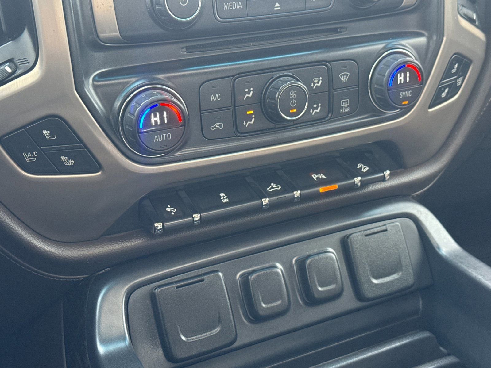 Used 2015 GMC Sierra 1500 Denali image 19