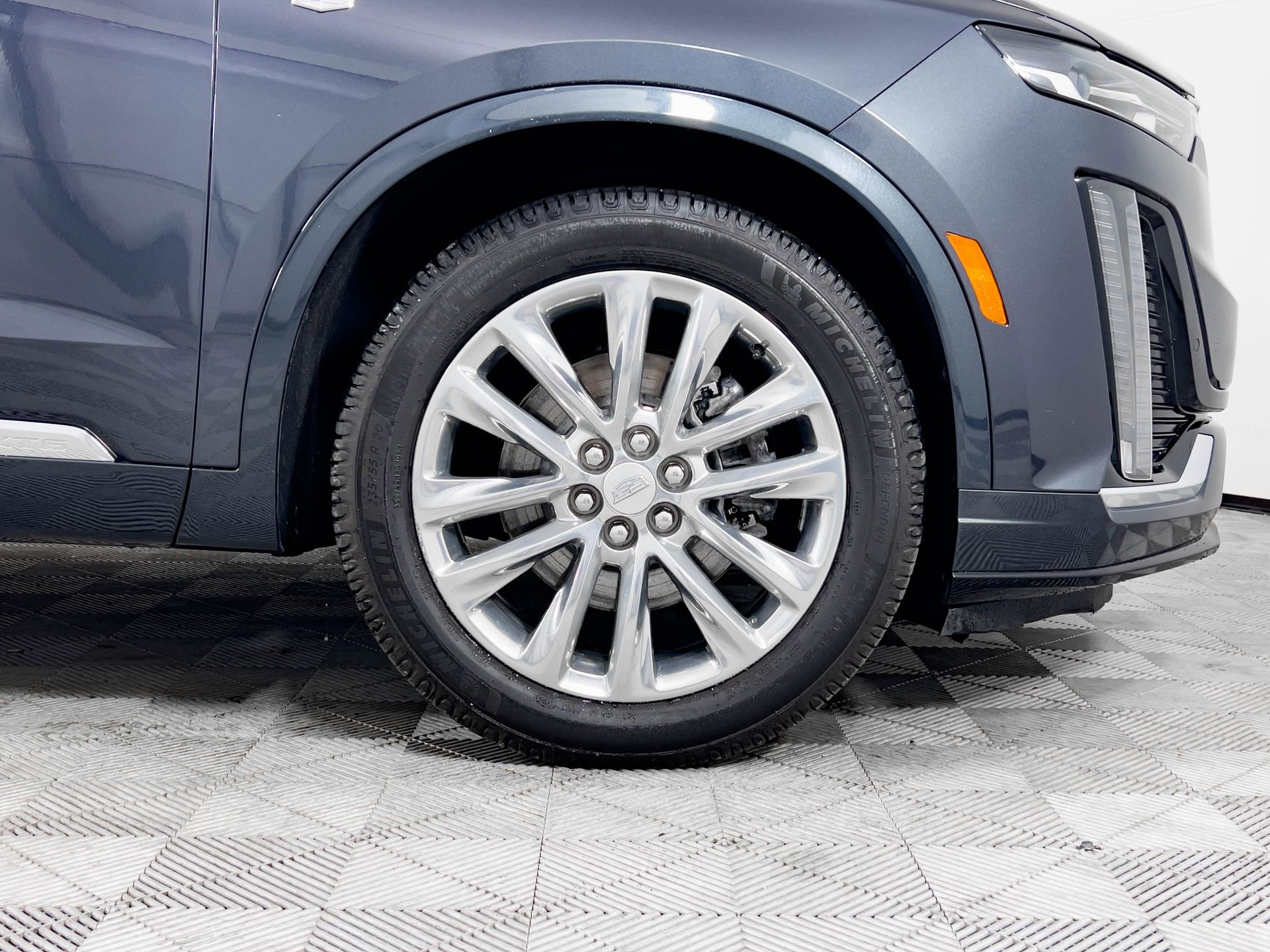 Used 2022 Cadillac XT6 Premium Luxury image 9