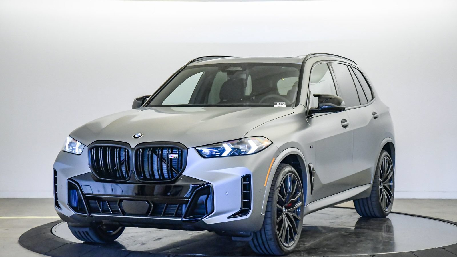 New 2026 BMW X5 M60i AWD/4WD image 1