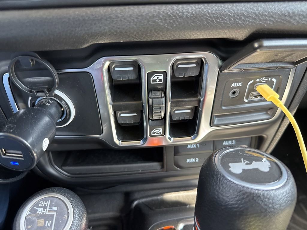 Used 2024 Jeep Wrangler Sport S image 9