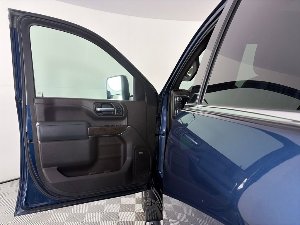 Used 2020 GMC Sierra 3500 Denali w/ Denali Ultimate Package image 10