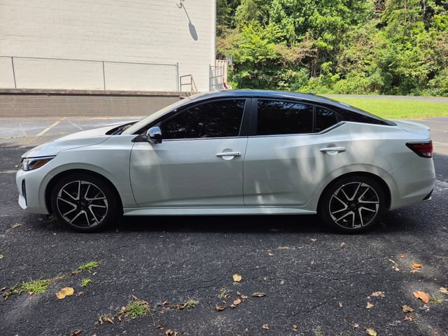 Used 2024 Nissan Sentra SR w/ SR Premium Package FWD image 11