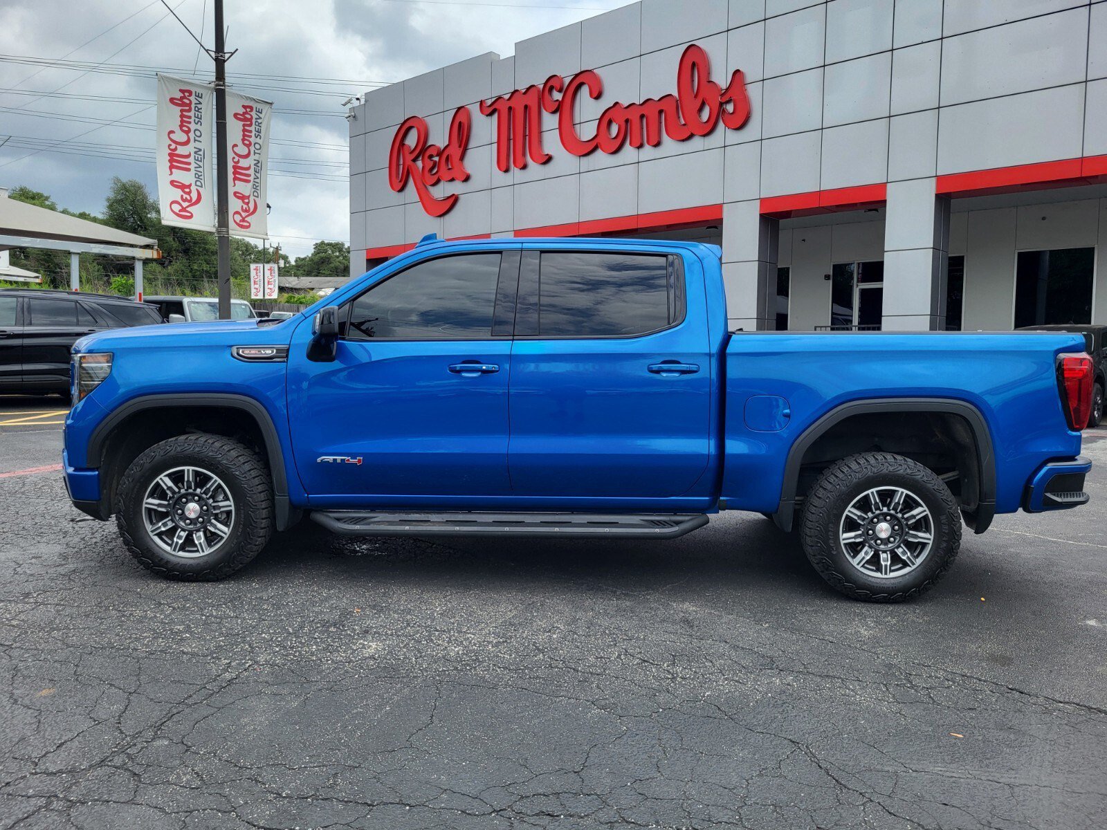 Used 2024 GMC Sierra 1500 AT4 w/ Technology Package AWD/4WD image 7