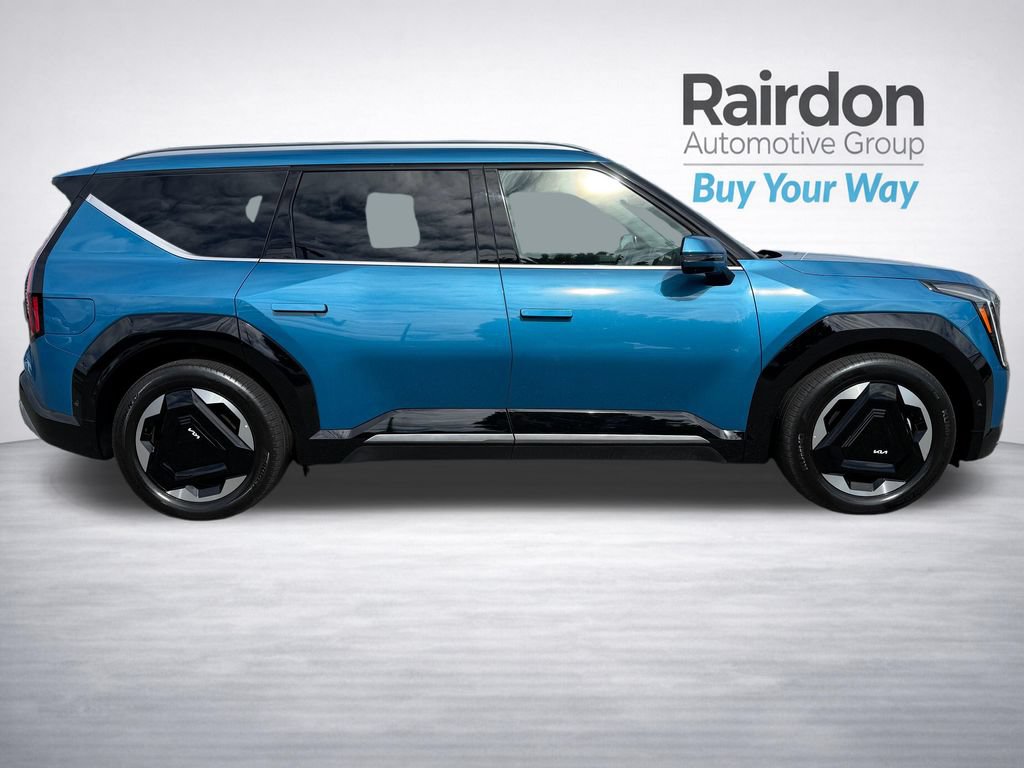 Certified 2024 Kia EV9 Land w/ Towing Package AWD/4WD image 8