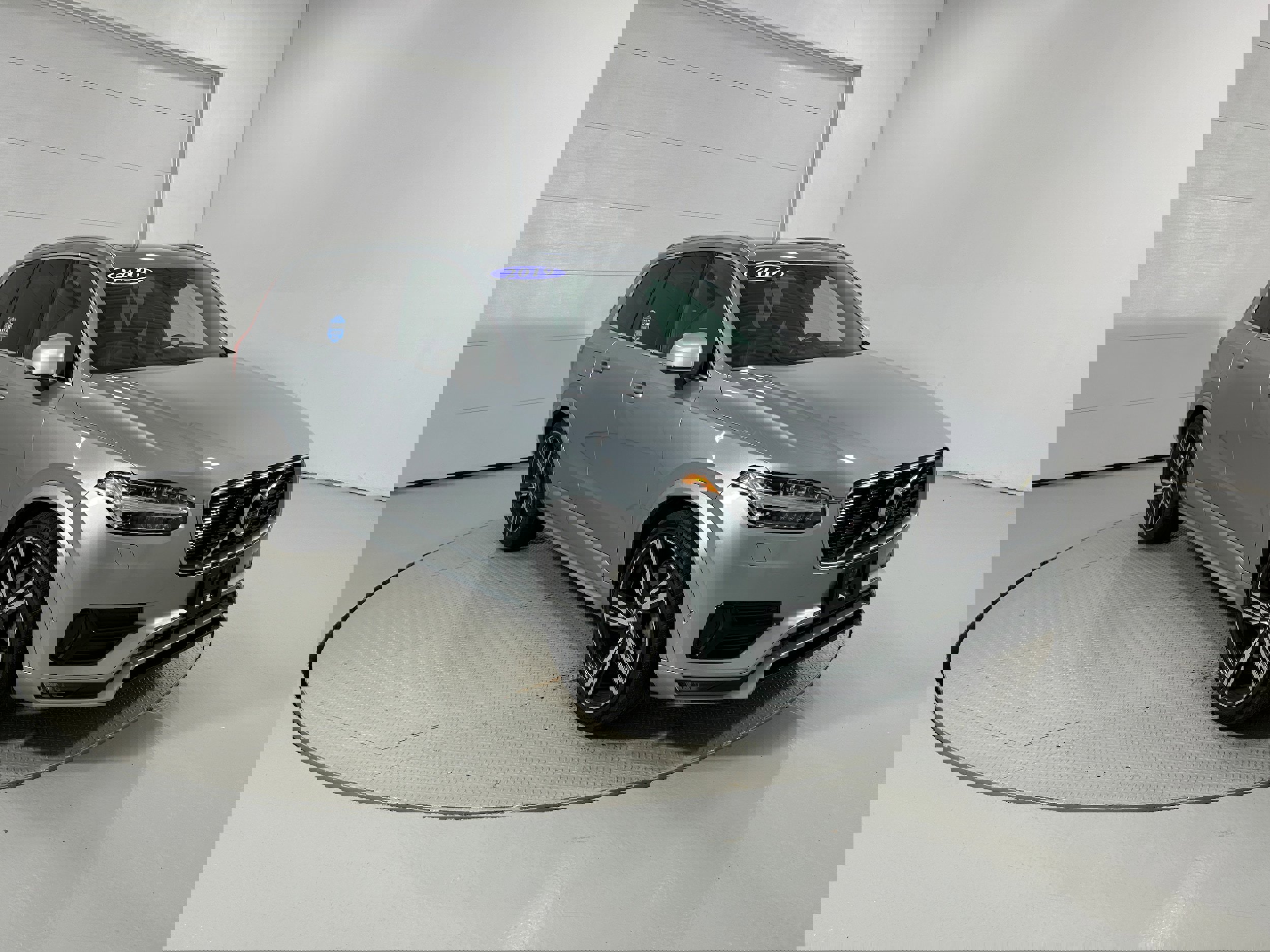 Used 2019 Volvo XC90 T6 R-Design w/ Advanced Package image 2