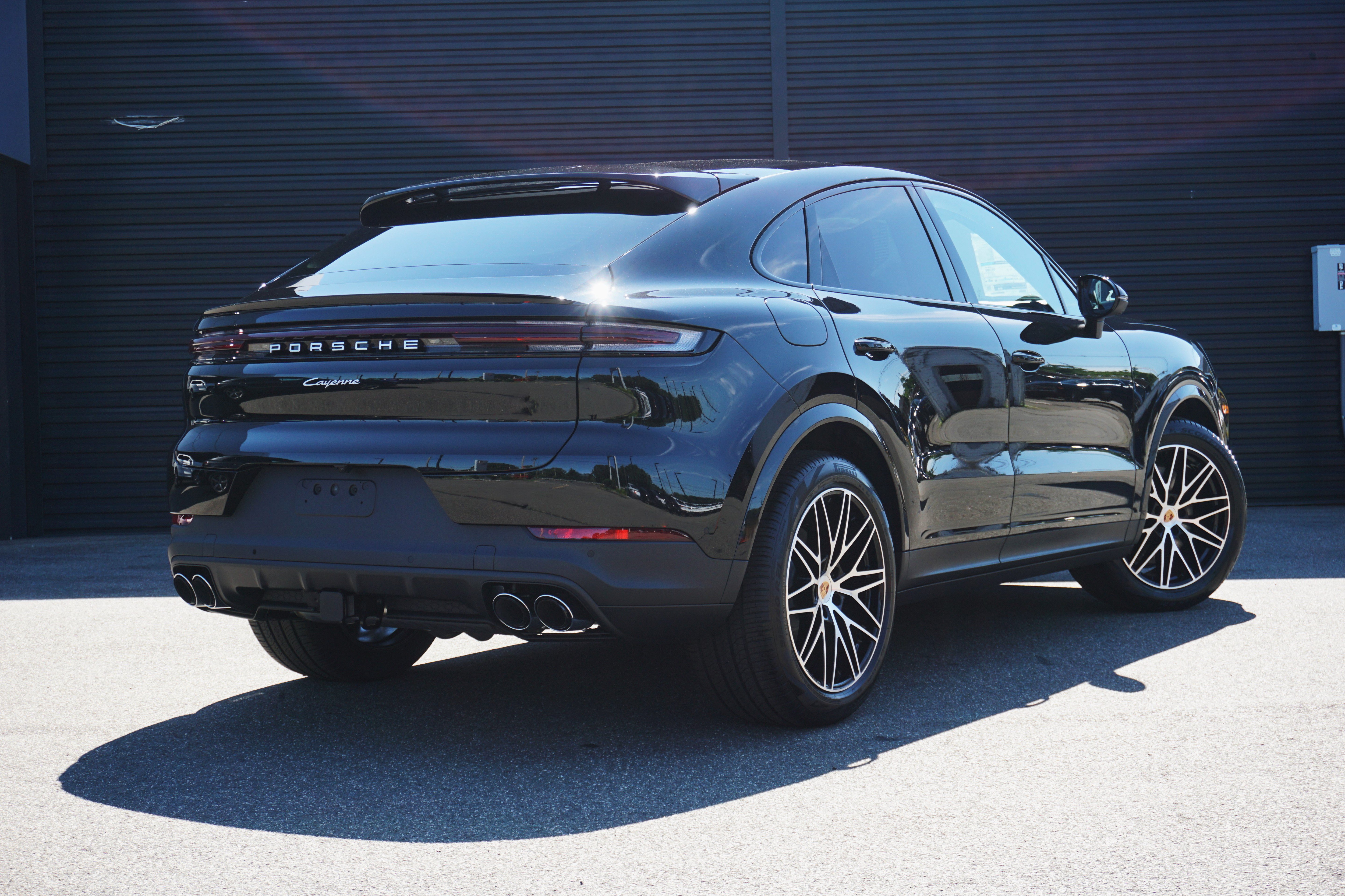 New 2026 Porsche Cayenne Coupe AWD/4WD image 7