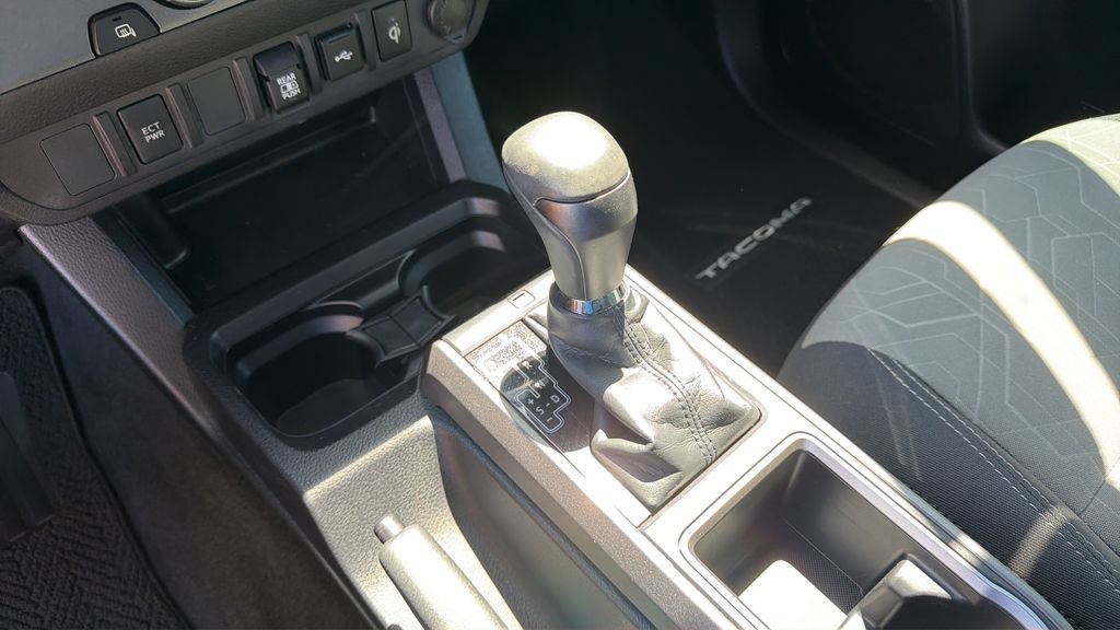 Used 2022 Toyota Tacoma TRD Off-Road RWD image 26