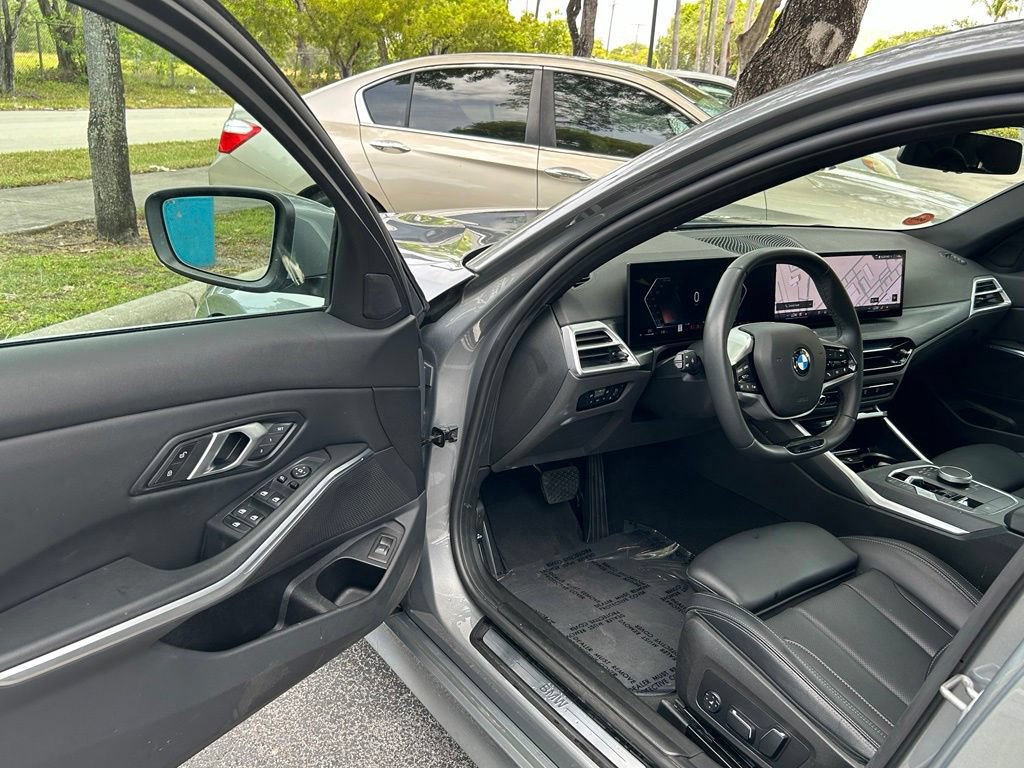 Used 2025 BMW 330i Sedan w/ Convenience Package RWD image 15