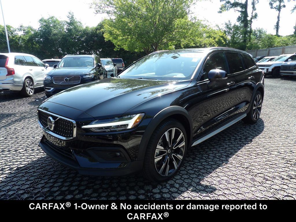 Certified 2026 Volvo V60 B5 Cross Country Ultra AWD/4WD image 4