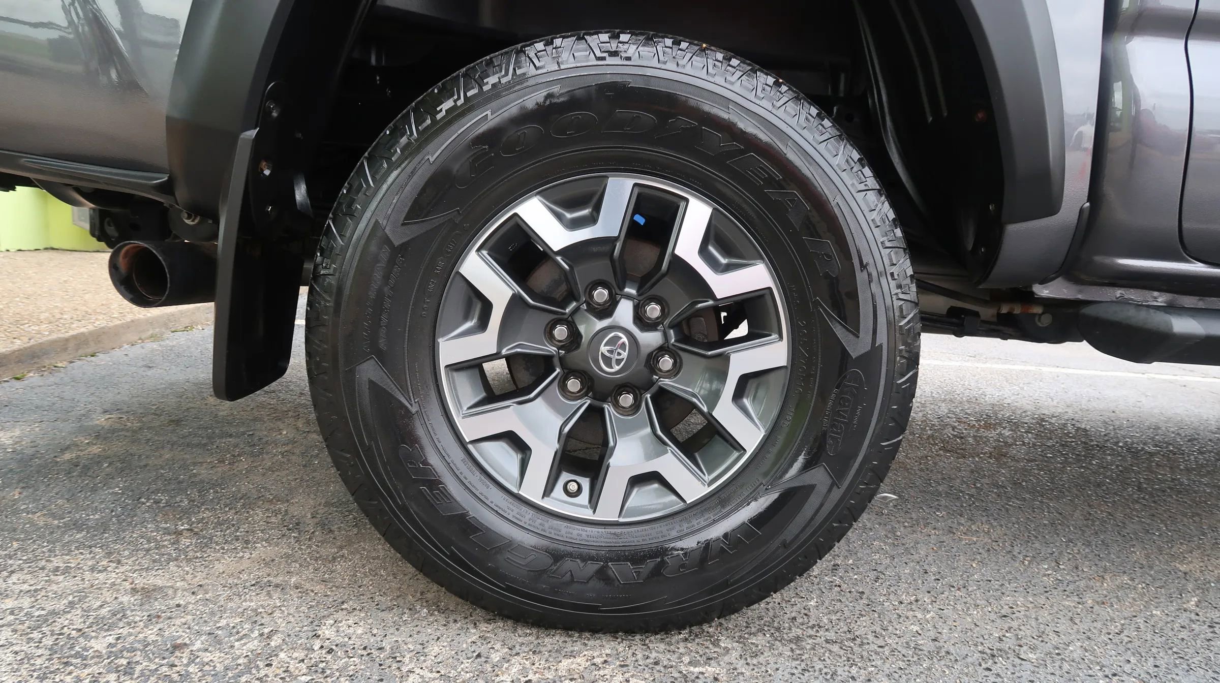 Used 2018 Toyota Tacoma TRD Off-Road AWD/4WD image 54
