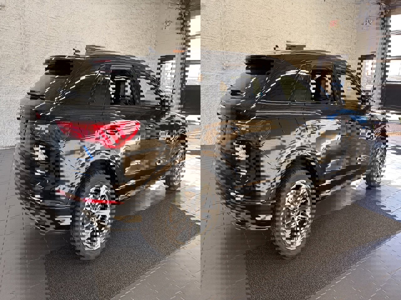 New 2025 Audi Q3 2.0T Premium image 8