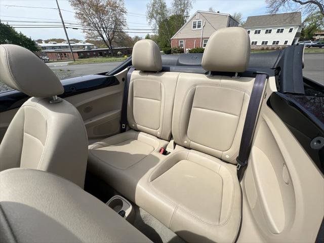 Used 2014 Volkswagen Beetle TDI FWD image 21