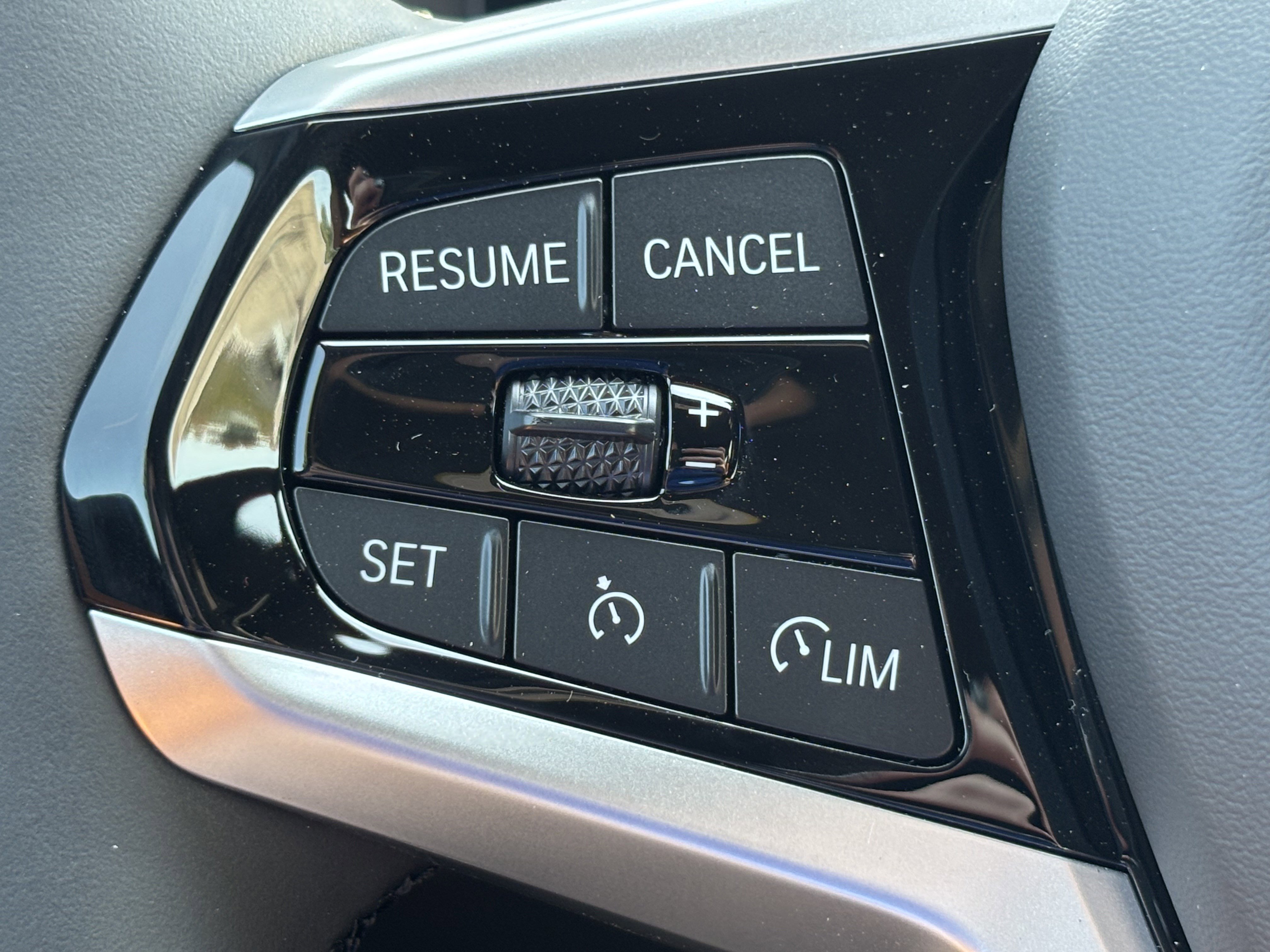 Used 2025 BMW 230i Coupe w/ Premium Package image 20