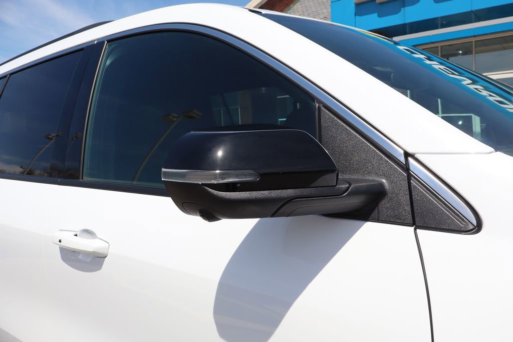 Used 2024 Chevrolet Traverse LT w/ LPO, Floor Liner Package FWD image 2