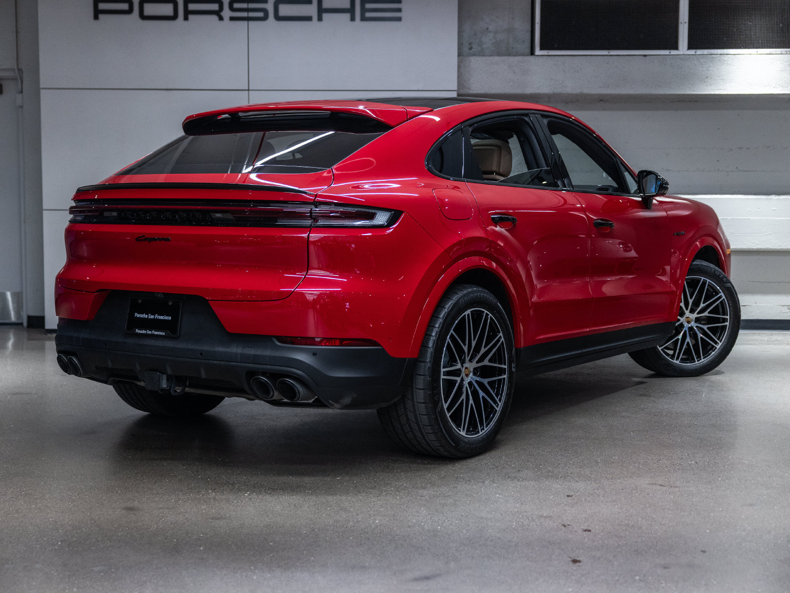 Certified 2025 Porsche Cayenne E-Hybrid Coupe AWD/4WD image 23