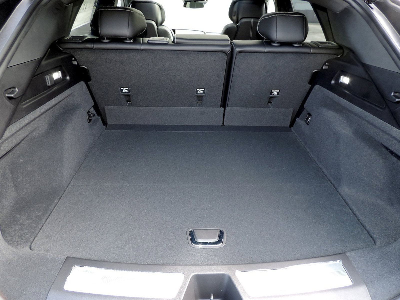 New 2025 Cadillac Lyriq Sport RWD image 13