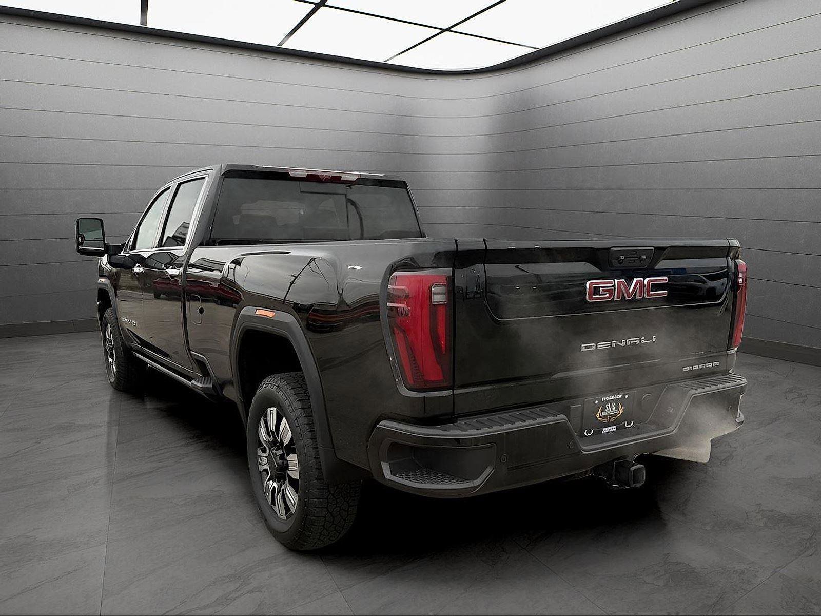 New 2026 GMC Sierra 3500 Denali w/ Denali Reserve Package image 3