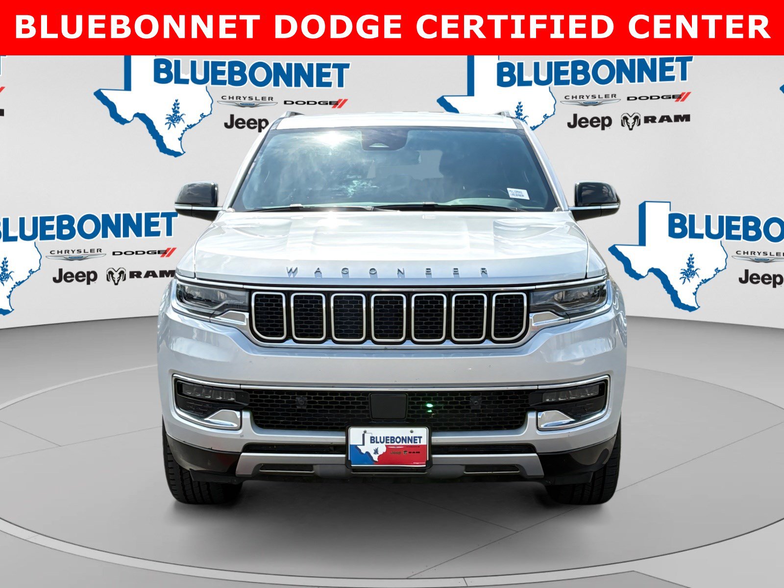 Used 2024 Jeep Wagoneer Series II w/ Flexible Seating Group AWD/4WD image 2