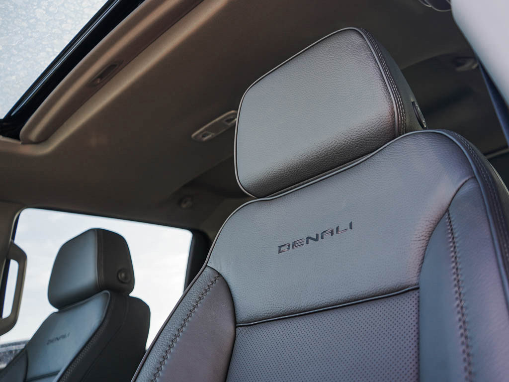 New 2025 GMC Sierra 3500 Denali w/ Denali Reserve Package image 18