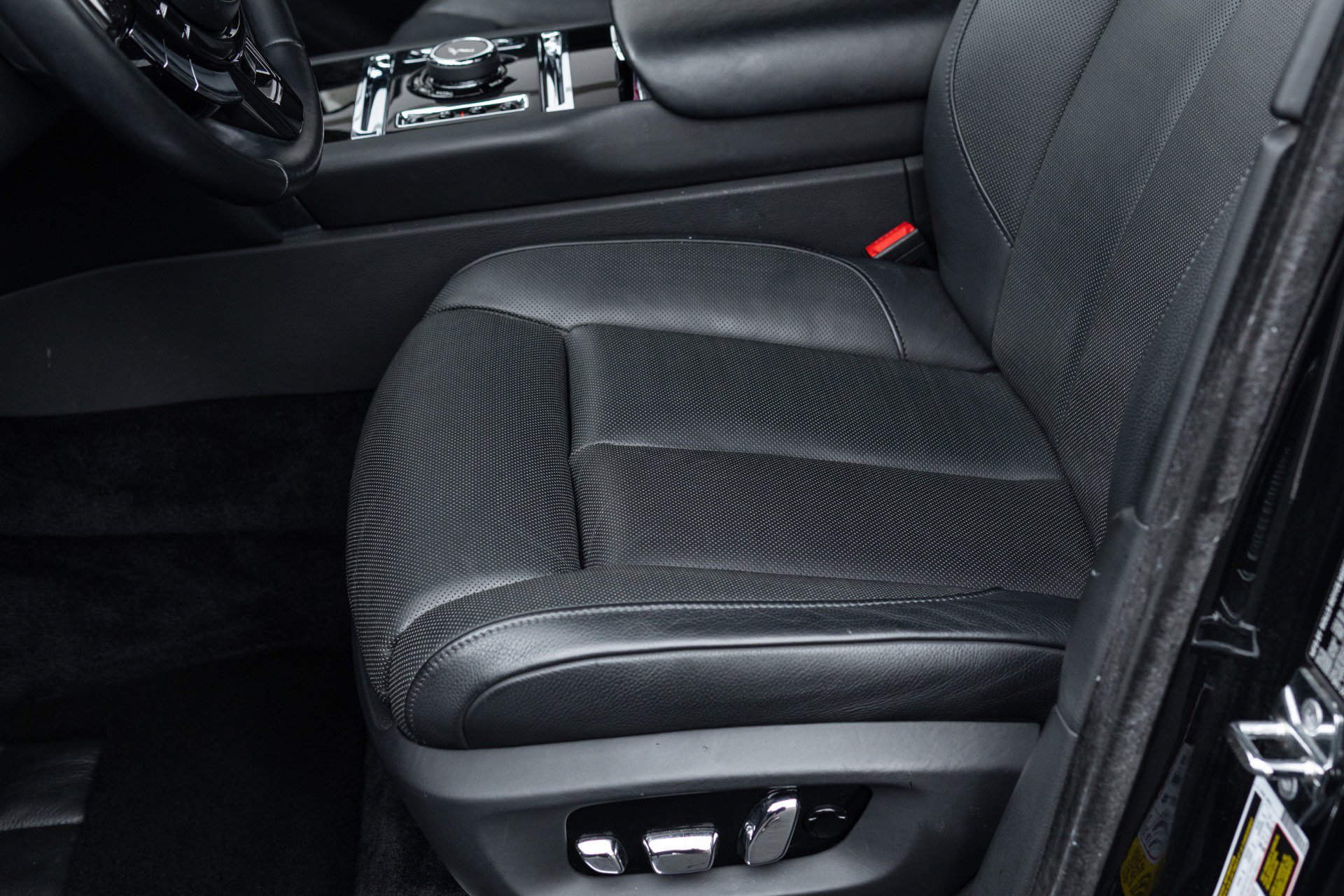 Used 2020 Rolls-Royce Cullinan image 33