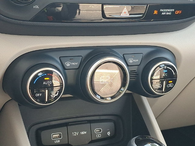 Certified 2026 Hyundai Venue SEL FWD image 15
