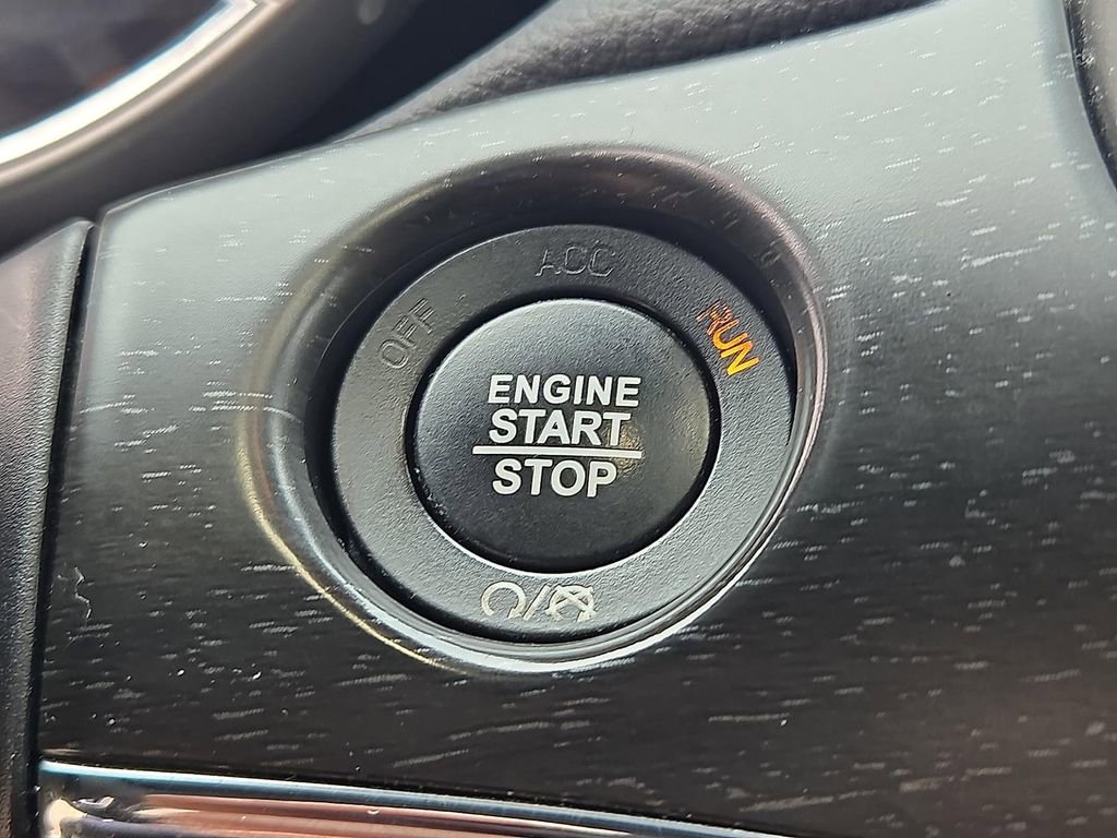 Used 2018 Jeep Grand Cherokee Limited image 24