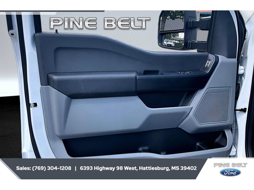New 2025 Ford F250 XL w/ XL Chrome Package RWD image 18